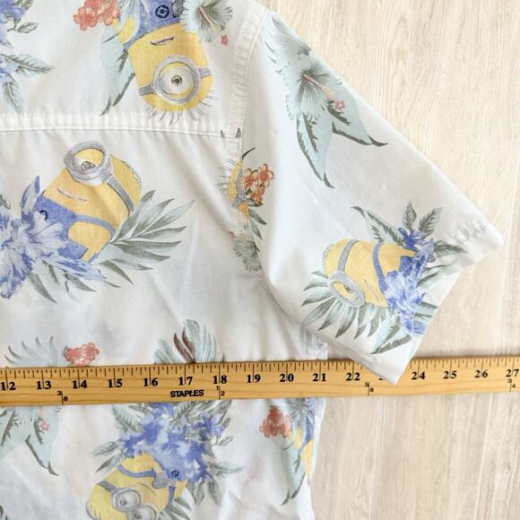 Despicable Me MINIONS Shirt Mens Medium Button Shirt Hawaiian Dave Stuart Beach - Picture 12 of 12